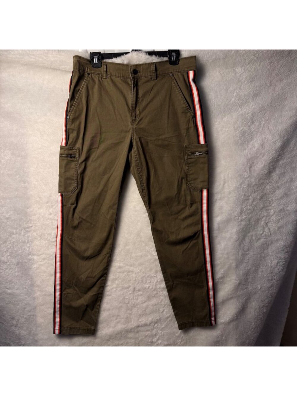 Athleta Summit Cargo size 8 pants green & sporty retro red & white side stripe